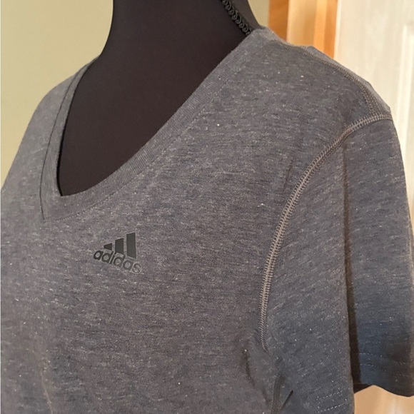 Adidas Gray Short Sleeve V-Neck Tee Ultimate 2.0 size Small NWT - Picture 3 of 9